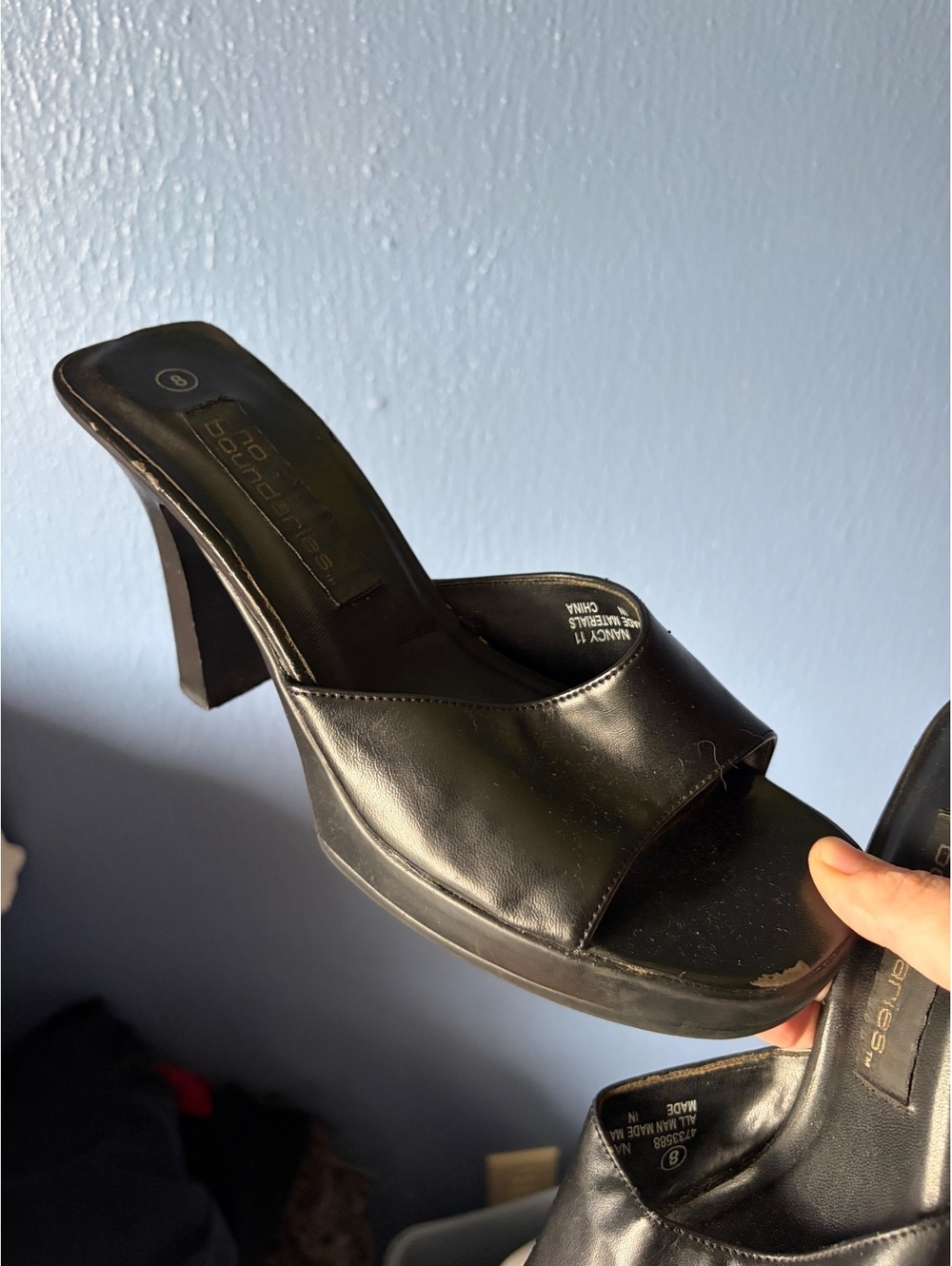No Boundaries y2k black platform size 8 chunky block heels mule